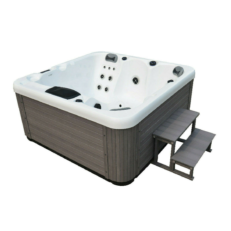 Makadi Bay 5 seat hot tub
