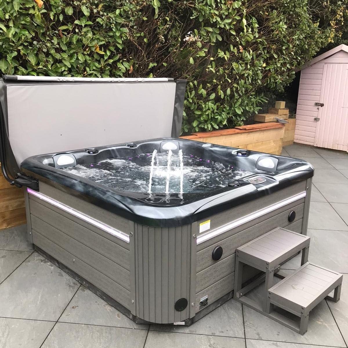Colada + 5 seat twin lounger
