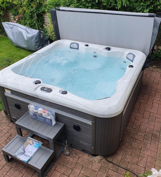 Spritz + 6 seater 1 lounger