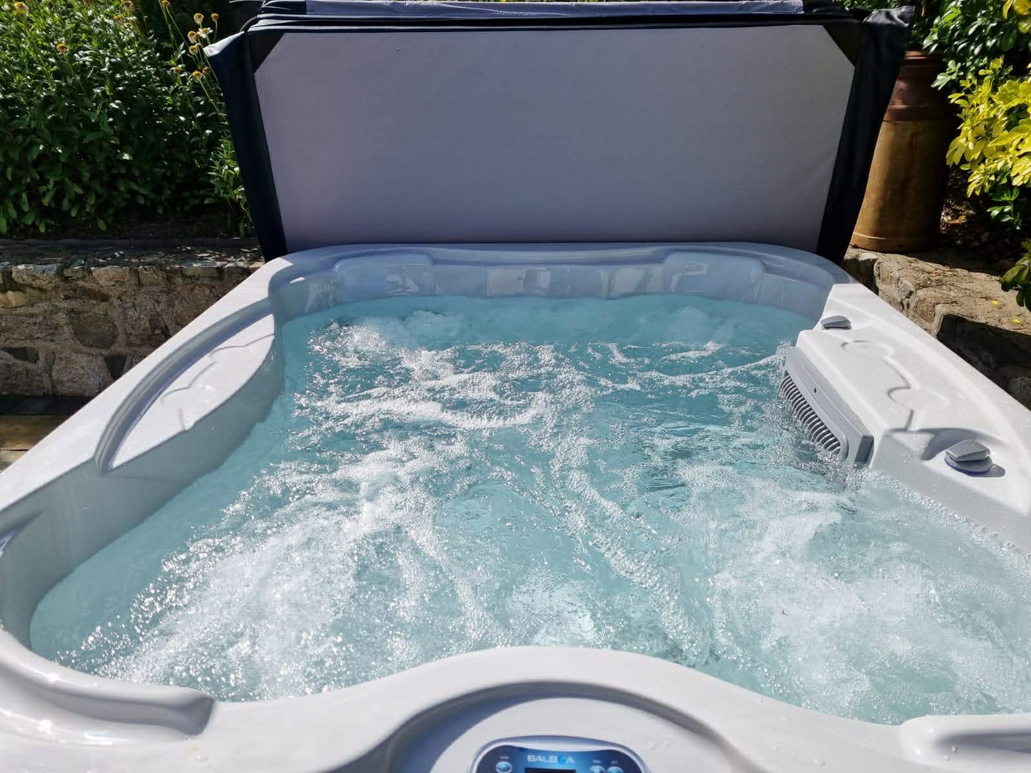 Sunbeach 4 Seat -  HSG282 Compliant hot tub for Holiday Accommodation