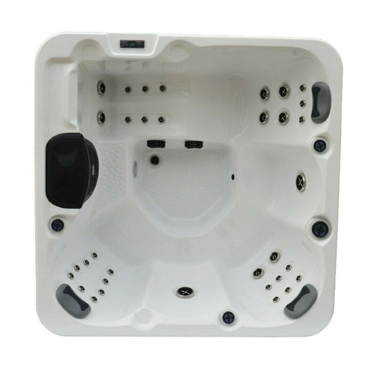 Makadi Bay 5 seat hot tub