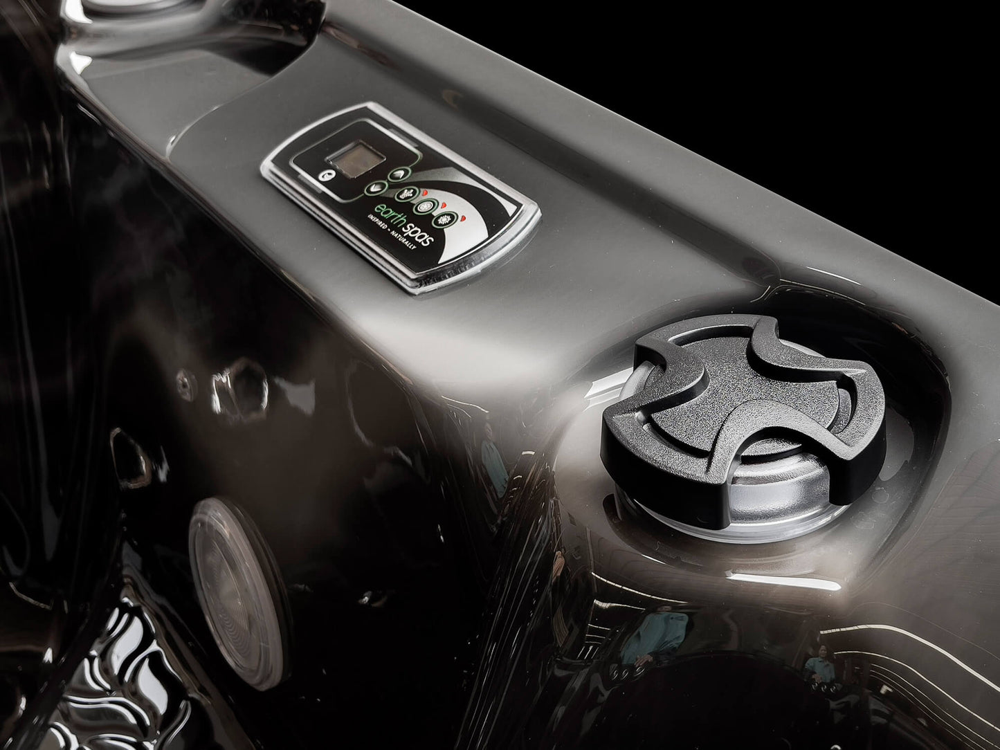 EarthSpas Kouri – Compact Luxury Dual‑Lounge Hot Tub Big relaxation, perfect for smaller gardens