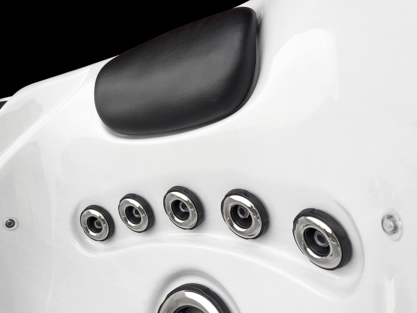 EarthSpas Kouri – Compact Luxury Dual‑Lounge Hot Tub Big relaxation, perfect for smaller gardens