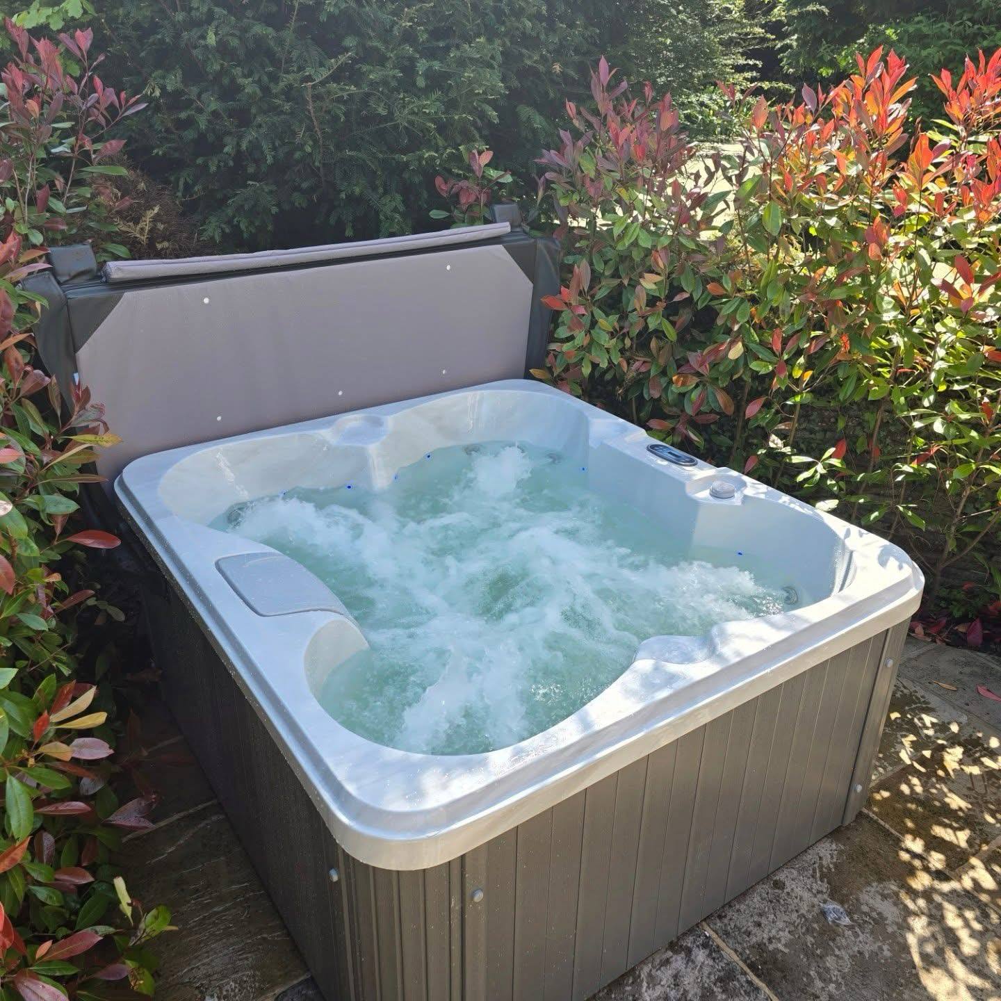 Coral 4 seater 13Amp plug and play hot tub
